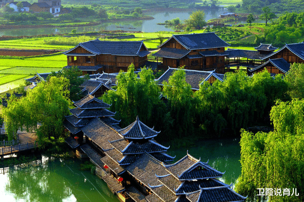 张燕说事 广西境内出现一宫殿，8000多人20年才修建完成，神秘老板未曾露面