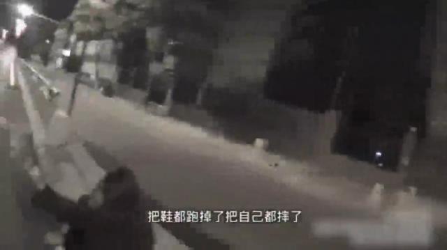 北京日报客户端 落跑“灰姑娘”？酒驾女子弃车逃跑躲检查，交警用高跟鞋锁定她