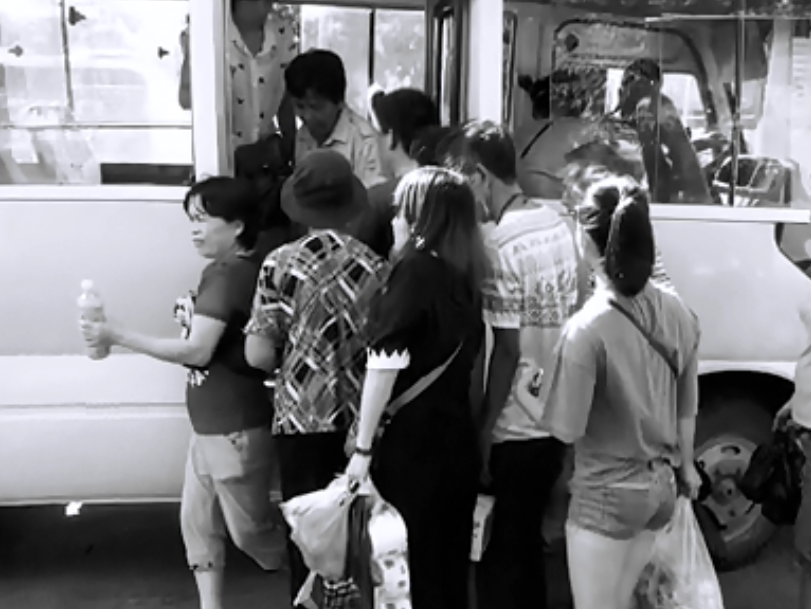 社情汇编 持枪在苏、湘、渝三省市作案，枪杀多人，警方出动4万人进行围剿