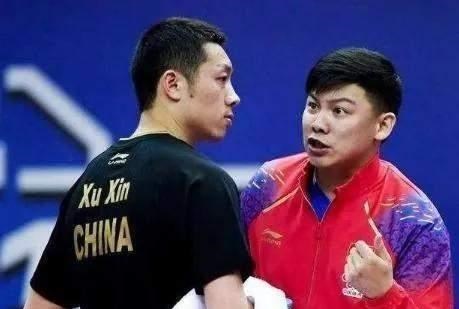 教练|心疼！主管教练无着落，孙颖莎赛前独自练球无人帮捡球，网友怒喷