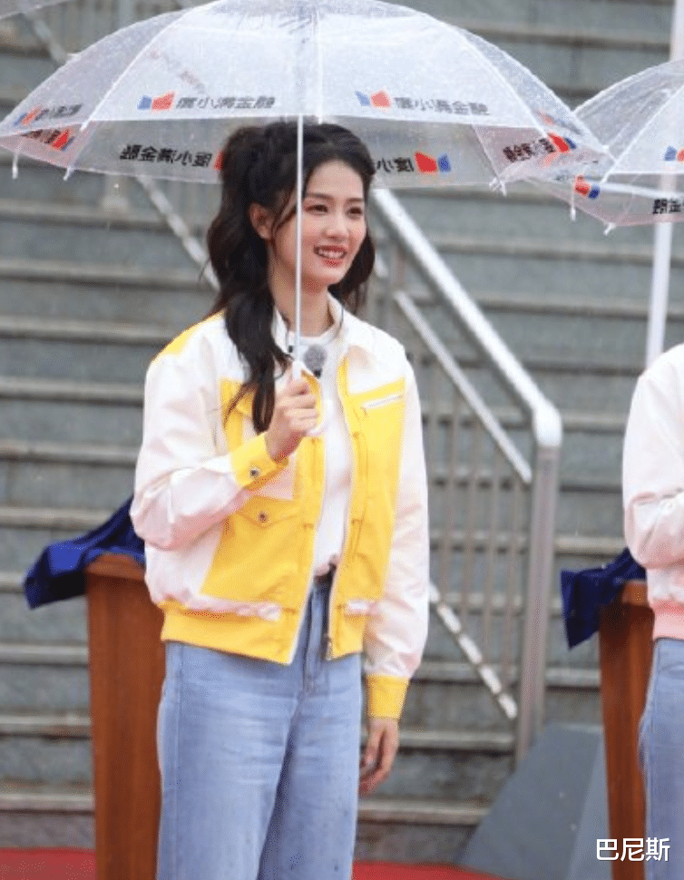 王一博|蔡徐坤和黄旭熙退出《奔跑吧》,没了流量明星,连热搜都不热了