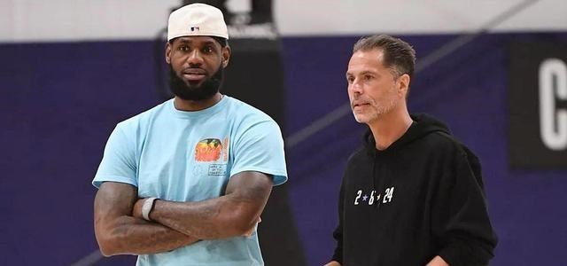 刁小嘴嘴|三赢交易！筹码+冲冠下，4届全明星将加盟湖人？这将改变NBA格局