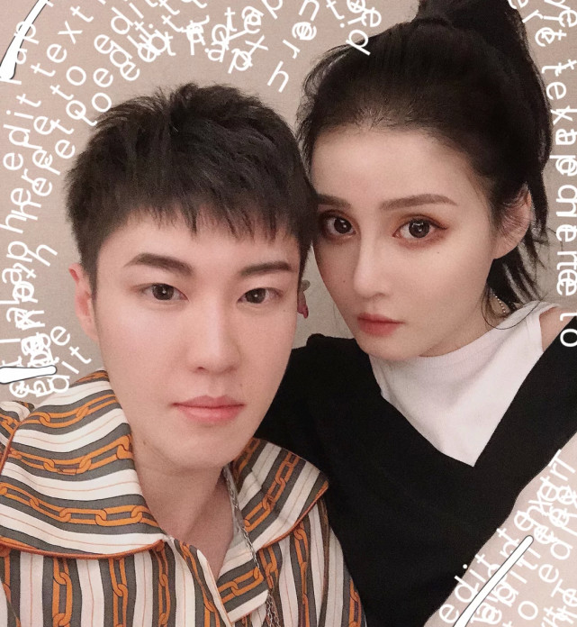 赵本山|赵本山女儿三亚度假，住豪华大别墅，在海上与男友甜蜜接吻