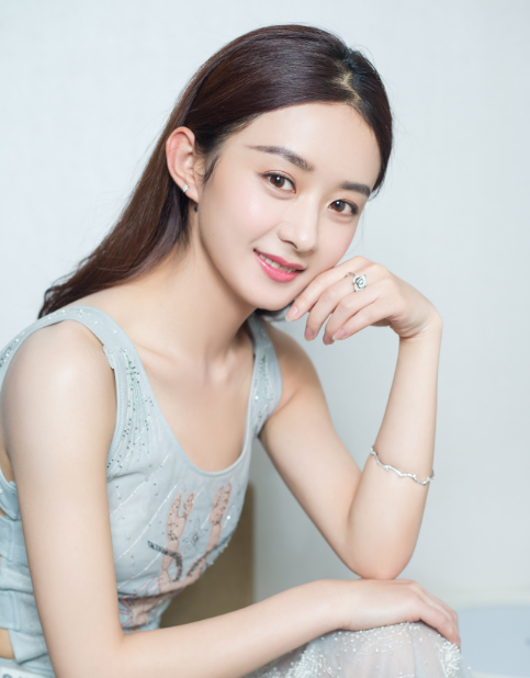 赵丽颖|高中没毕业却混成赢家的5大明星，个顶个优秀，这位身价12亿