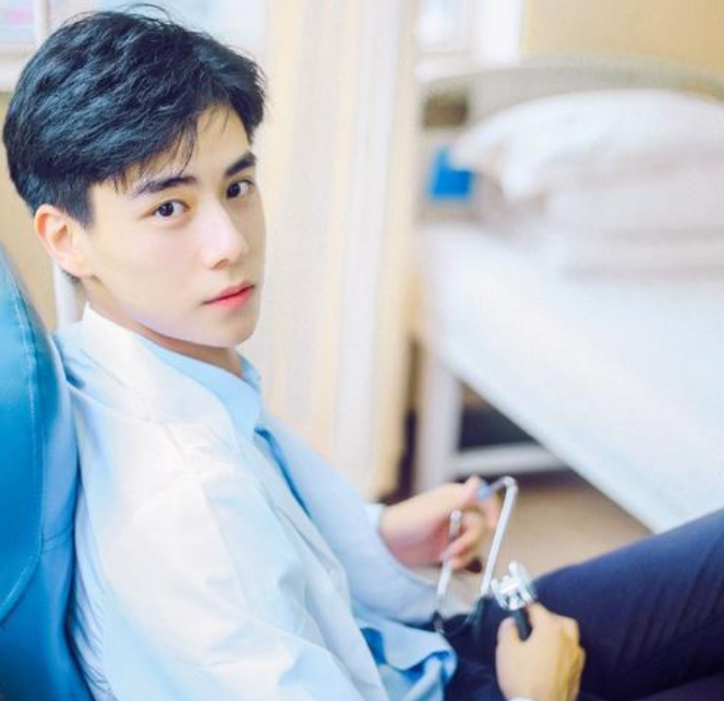 衬衫|女生理想“男友职业”排行榜,公务员排名靠后,医生高居榜首