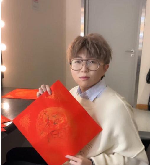 杨幂|明星手写福字，周深的四四方方，毛不易小学生水平，杨幂与众不同