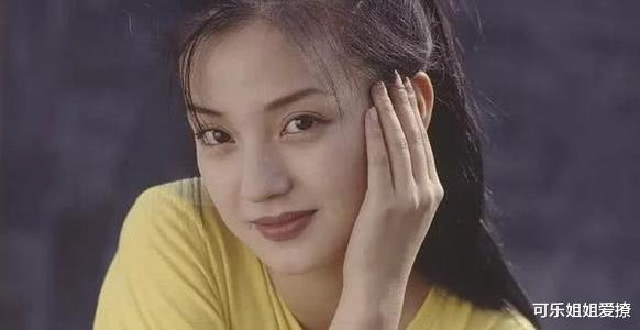 整容|当42岁金喜善碰上43岁赵薇时，整容脸和纯天然脸，一目了然！