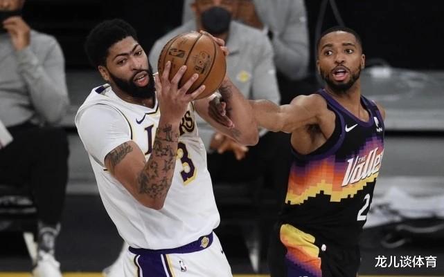 湖人队|8记三分,29+3!湖人奇兵归位,球迷盛赞:若能保持就没对手了