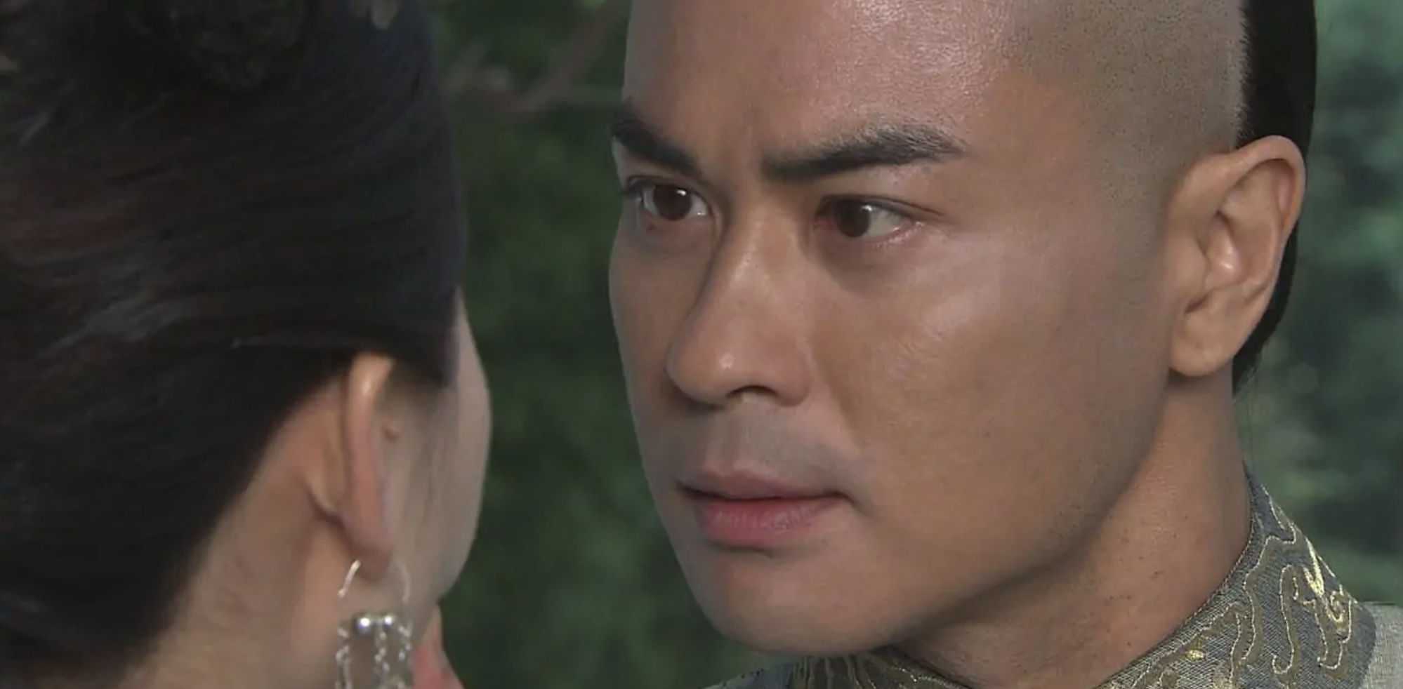 郑嘉颖|郑嘉颖圣诞节晒全家福，和陈凯琳给儿子们举高高，画面幸福洋溢