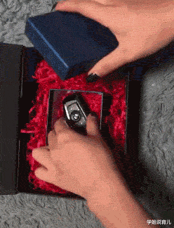 学姐说育儿|兄弟,不要以为关上车窗就能为所欲为了,我在外面都看见了