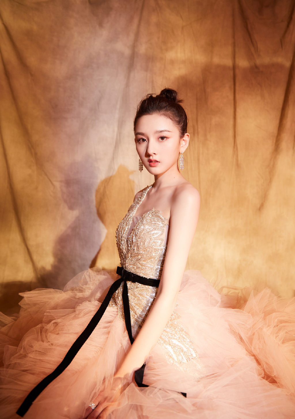 邱泽|“小张柏芝”宋祖儿，从国民妹妹到女神，看模样，越来越妩媚了