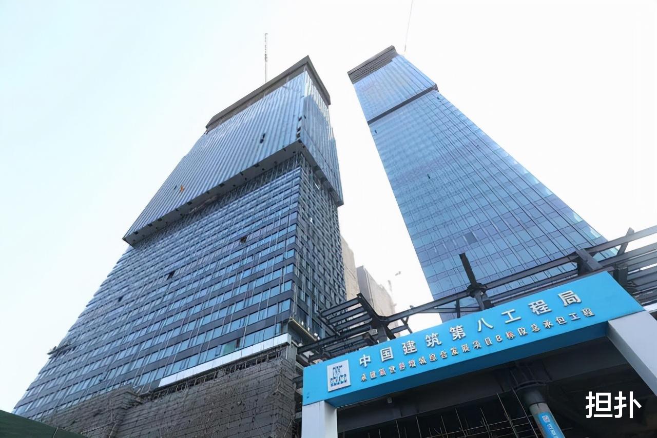 郑志刚|一家铺子就卖了13亿，几层写字楼又卖了24亿，还手握546亿的现金