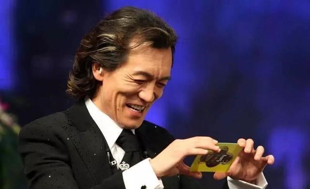 李咏|3年前李咏离世，像他这么有钱的人，为什么没能早早发现癌症呢