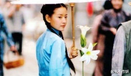 董洁|婚内出轨却倒打一耙，离婚9年不让前夫看儿子，董洁真的太狠了