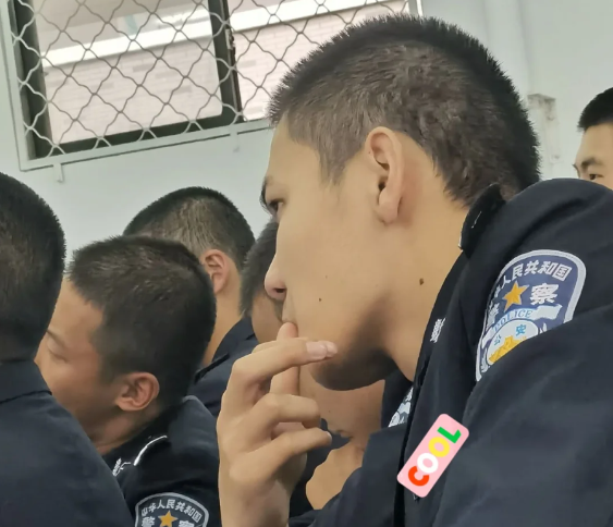 警察|警校生也不能参加公安联考？中专生的从警率几乎为0，训练白瞎了