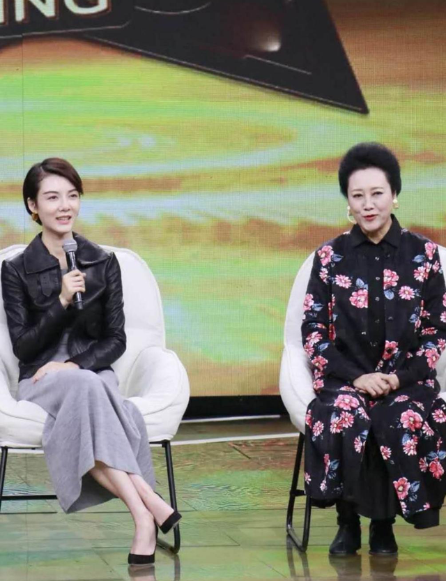 八只爪的猫|车晓的瘦让身材大打折扣,别看妈妈王丽云穿得花,也比闺女有气质