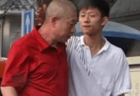 张一山|张一山也太“低调”了，姑姑是韩红，父亲的身份厉害！