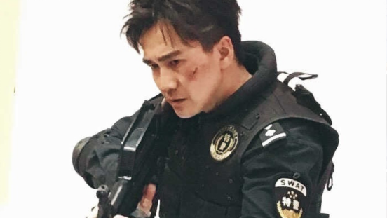景甜|张丰毅张嘉译强强联手，出演涉案剧《深渊行者》，却因男主不能播