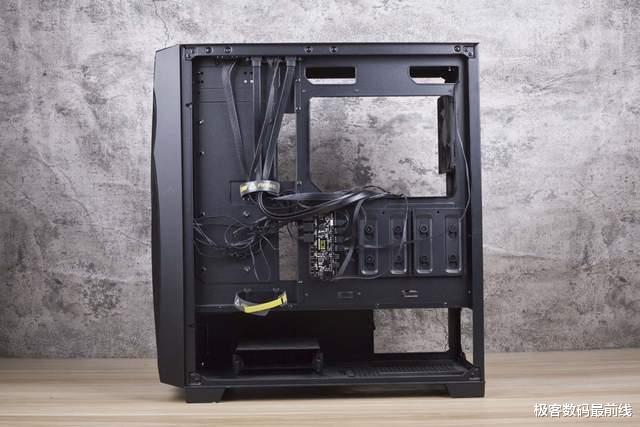 哔哩哔哩|一来一回,发现安钛克DF700 FIux才是近年最顶的一款箱子