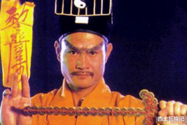 林正英|1997年，道长林正英去世，葬礼现场布置诡异，死亡真相暗藏玄机