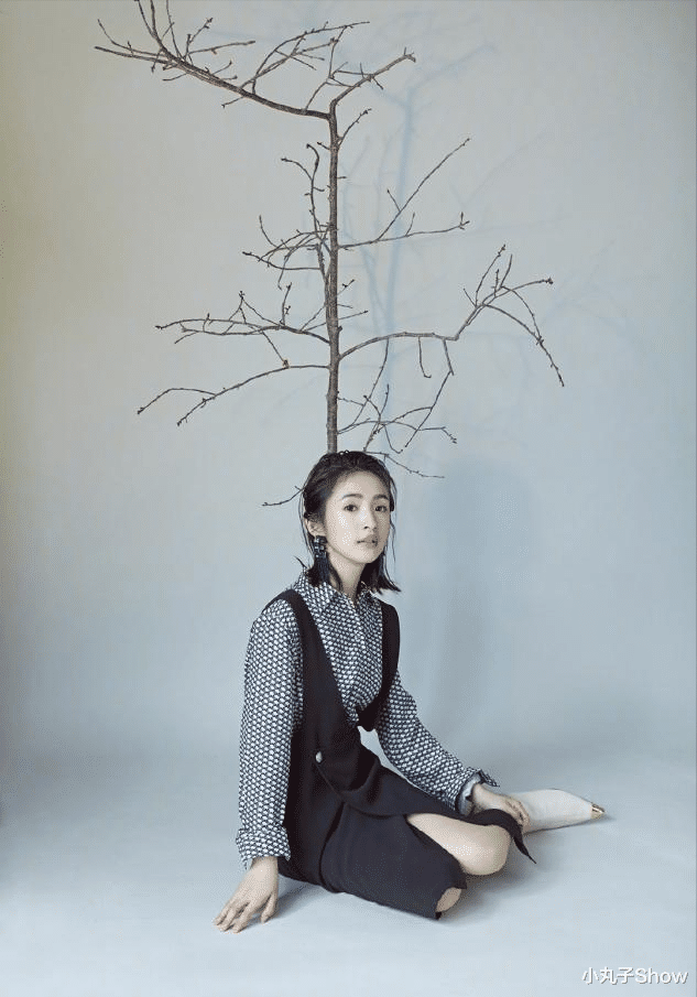 林依晨|林依晨产后现身好友演唱会，大冬天穿短裤，自曝喂养母乳保持身材