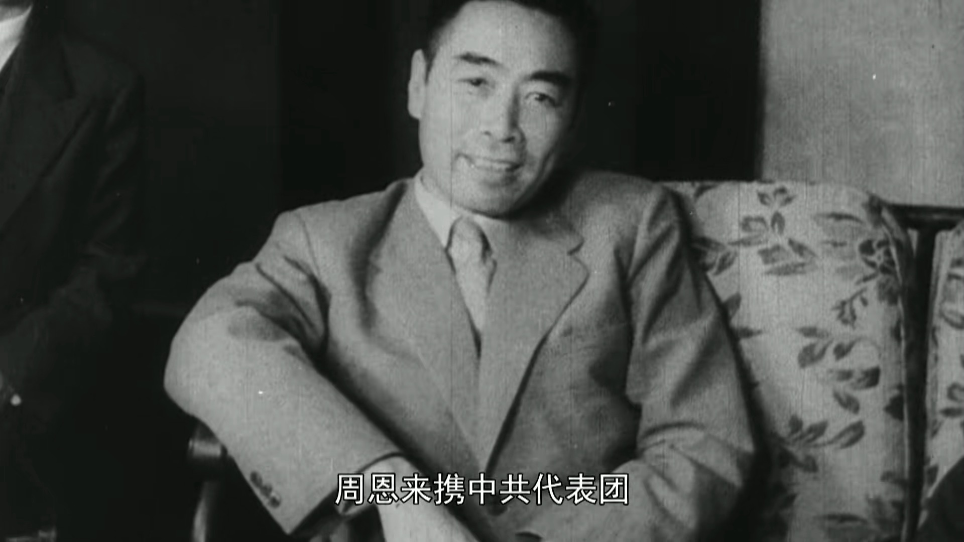 六小龄童|4位演员饰演周恩来，凭什么只有他火遍全国，六小龄童都不行