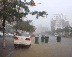 情感避风港|“女友经常穿这样去做家教，朋友们都在劝我分手，这是为啥啊？”哈哈哈