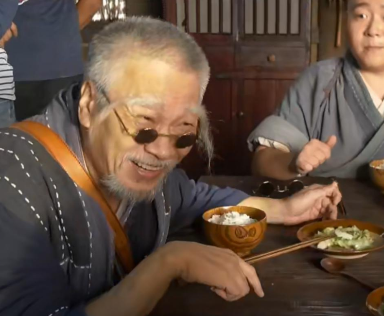 吴孟达|吴孟达弟弟现身葬礼，长得酷似哥哥，或帮吴孟达圆梦，还人情债