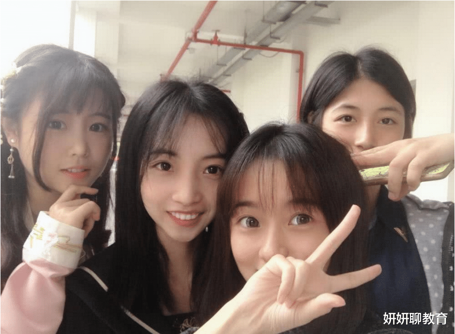 教师|男生喜爱“女友职业”排行榜,教师荣登榜首,最后一名无人敢娶