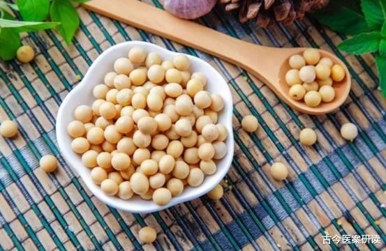 肠胃|吃玉米对胃不好?医生:愚昧!不想胃“烂掉”,3种食物要少吃