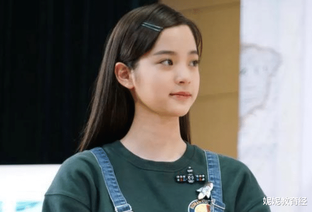 欧阳娜娜|可爱的“欧阳娜娜字体”火了，学生争相模仿，但却容易被老师扣分