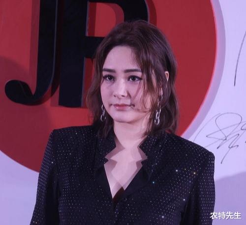 发型|阿娇近照曝光，发福明显胖成“球”？网友：原来的阿娇再也回不来