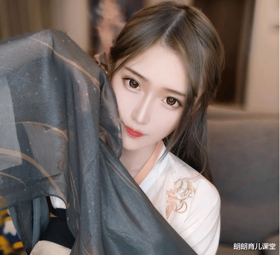 肖战|女主播二次线下约“榜一”奔现，富二代正脸曝光，网友：太真实了