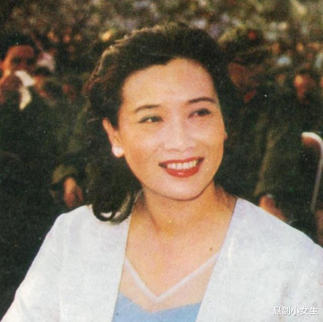 悬剑小女生 “东方夜莺”朱逢博：30岁嫁给老师，守着丈夫的骨灰生活至今