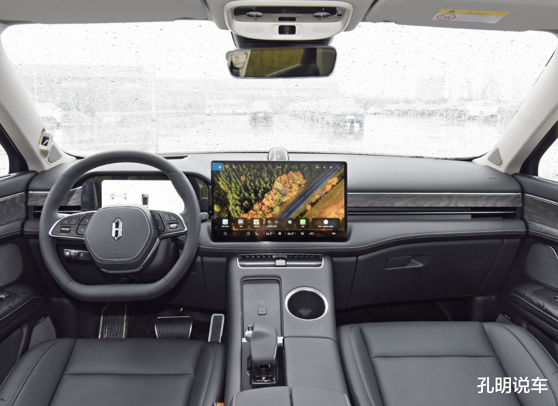 华为|问界M5开进华为店，宣称三天订单破两千！赛力斯抱大腿抱对了