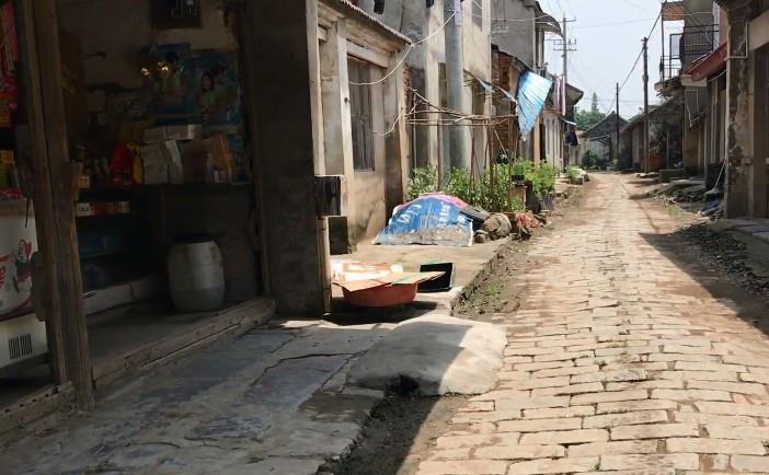  滁州老街中的商店，70多岁老奶奶还在坚守，能否勾起你的回忆