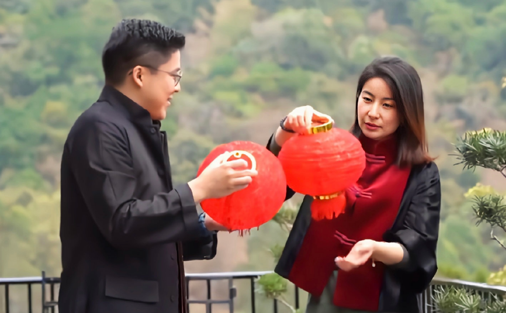 超能勇士|力挺河南！霍启刚豪掷一千万惹怒赞，却意外扯出何超琼3千万猫腻