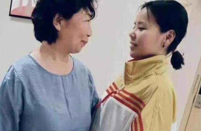 房产之争中熊爸恶意伤人,熊磊发长文卖惨,跟婆婆杜新枝一唱一和