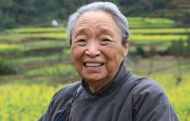 柏青|国家一级演员柏青：76岁时因病去世千人送别，孙子更是国人的骄傲