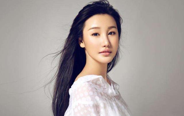 高以翔|成龙谈年轻演员工作态度：不能流汗，不能吊威亚，我听见就生气