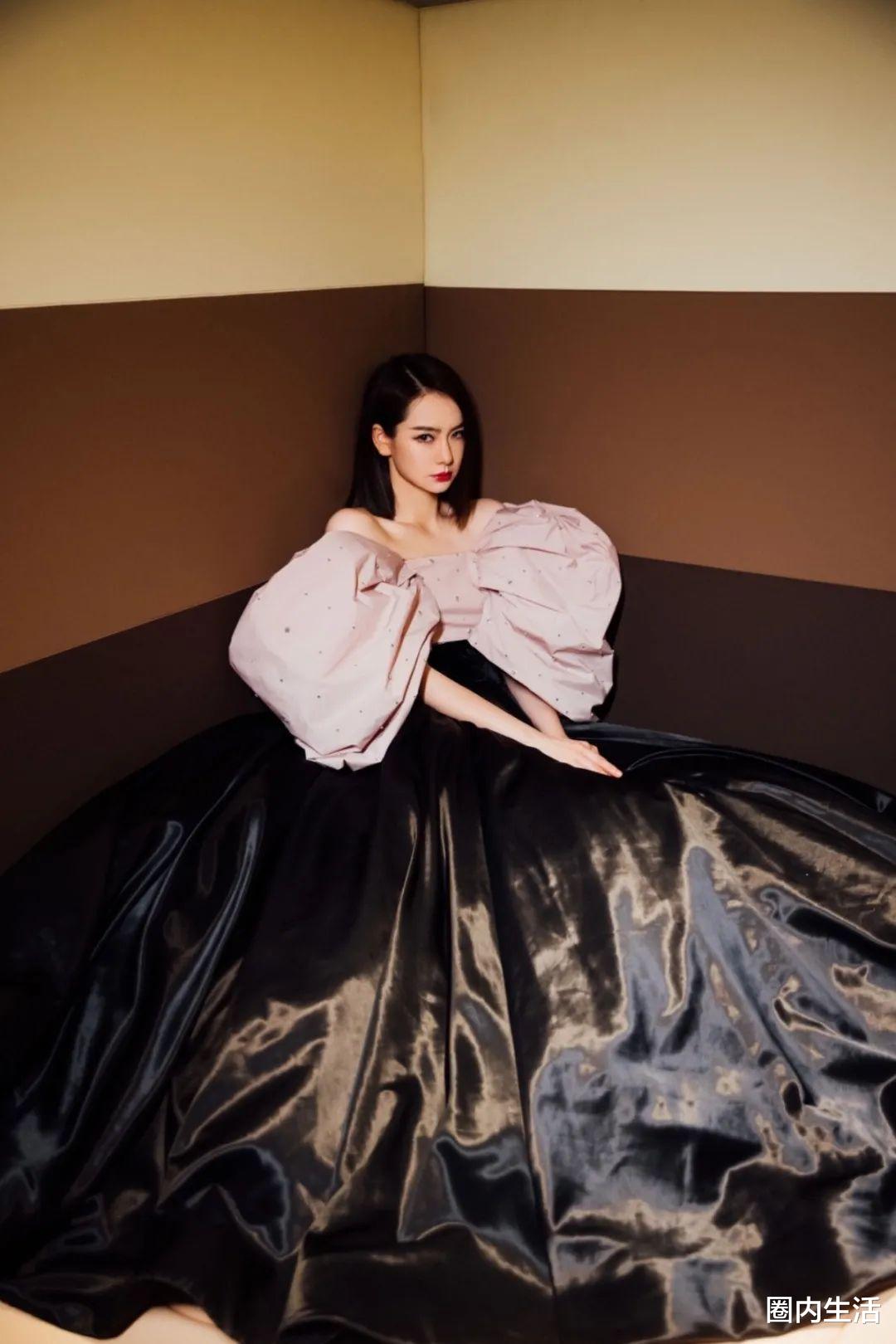 胡歌|刘亦菲帮胡歌确实在互帮互助，一个忙拍新剧，一个忙新剧宣传造势