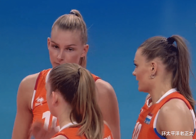 女排|3-0！中國女排老對手爆發，單局25-9打崩亞洲勁旅，賽后鼓掌致意