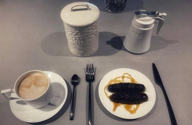 华晨宇|华晨宇晒豪华早餐，引来100万人围观，网友：贫穷限制了我的想象