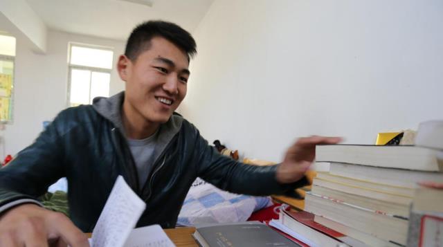 大学生|2021年乡镇扩招公务员，放宽报考条件“三不限”，应往届生有机会