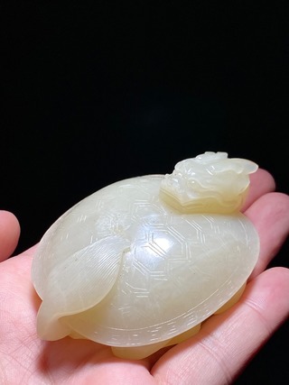 和田玉籽料|清 和田玉籽料 白玉 龙龟 摆件 把件 纸镇