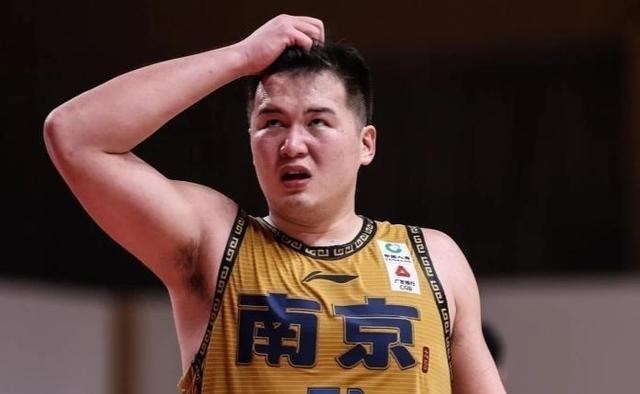 身份证|万圣伟透露打野球一年能挣100万，王晶：你直接念我身份证！