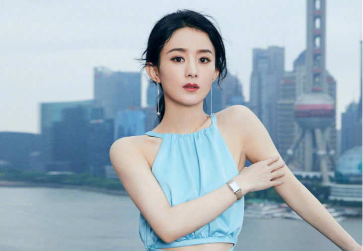 胡歌|她是胡歌最“牛”的粉丝，为了追星，硬生生把自己追成一线巨星