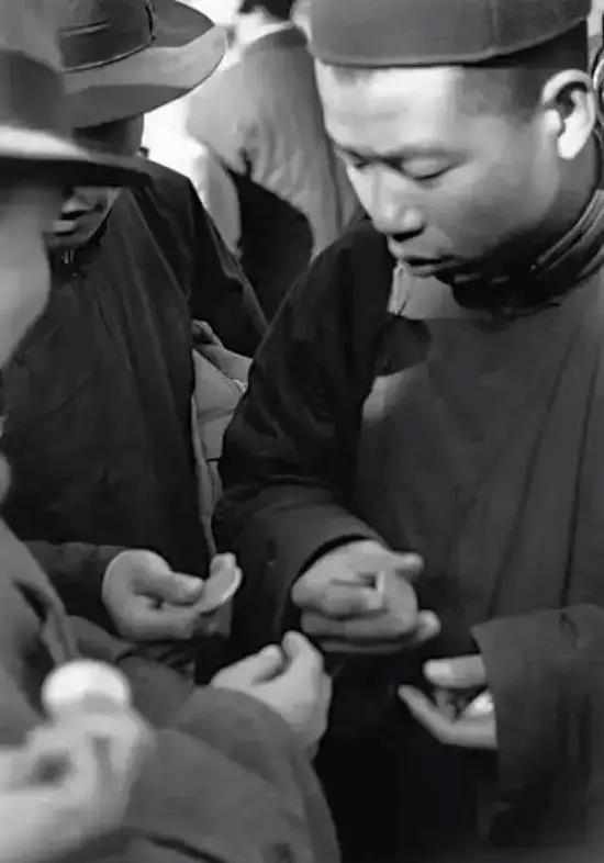 温暖的暖阳 1934年，美国人和文物贩子签盗卖帝后礼佛图合同，痛失浮雕国宝