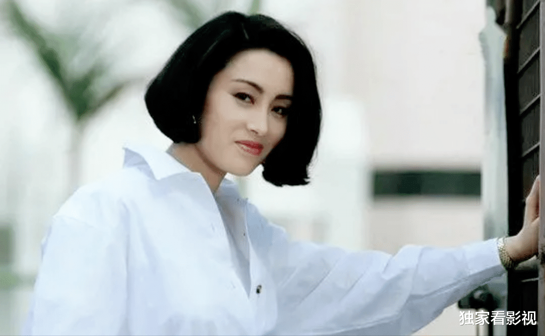 王小玮|张敏53岁落魄了？找小10岁不知名导演当二婚对象，被男方酒后消遣