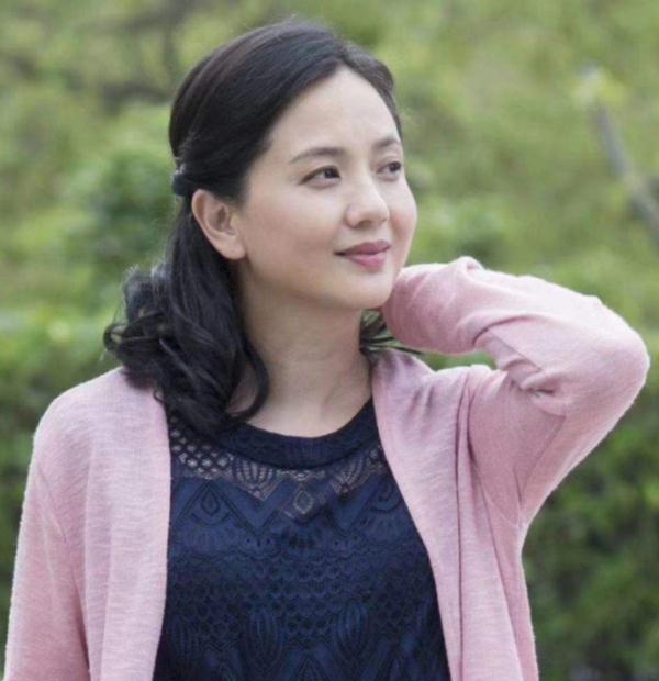 陶慧敏|“老戏骨”陶慧敏虽年过半百,依旧拥有好身材,减肥需要技巧性